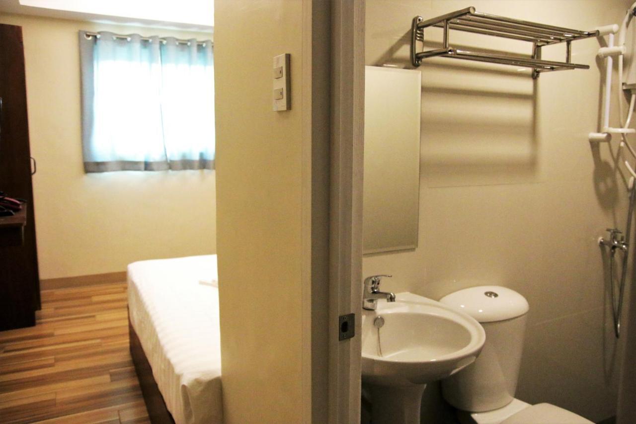 Happytelle Hotel Dipolog Exterior foto