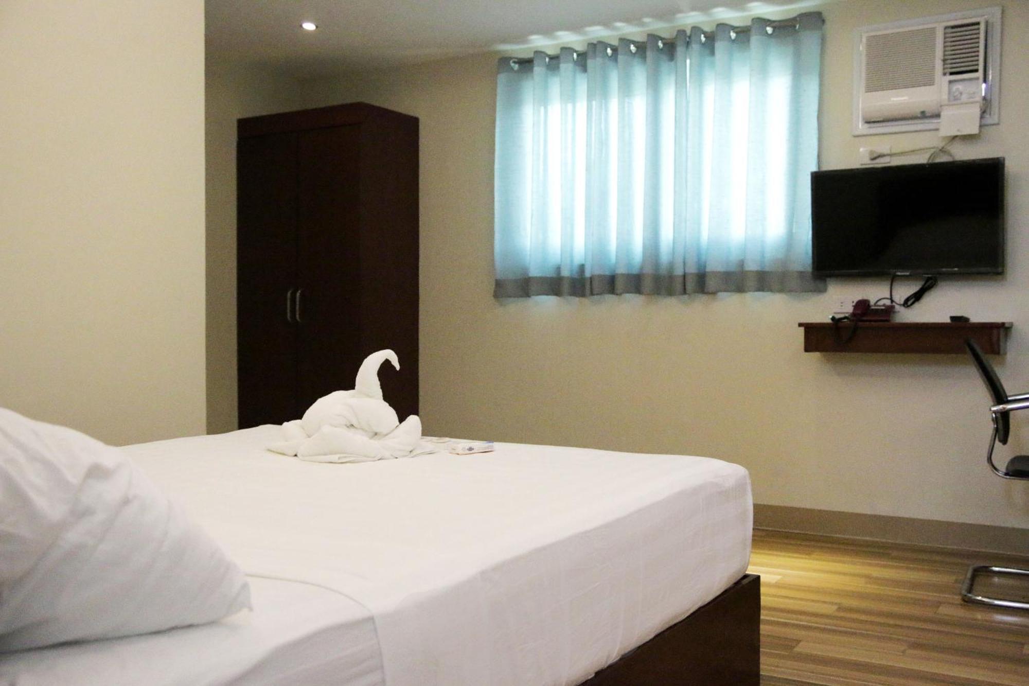 Happytelle Hotel Dipolog Exterior foto